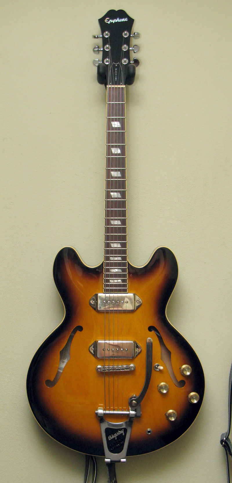 Casino coupe with bigsby